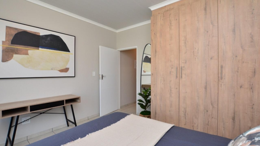 To Let 2 Bedroom Property for Rent in Van Der Hoff Park North West
